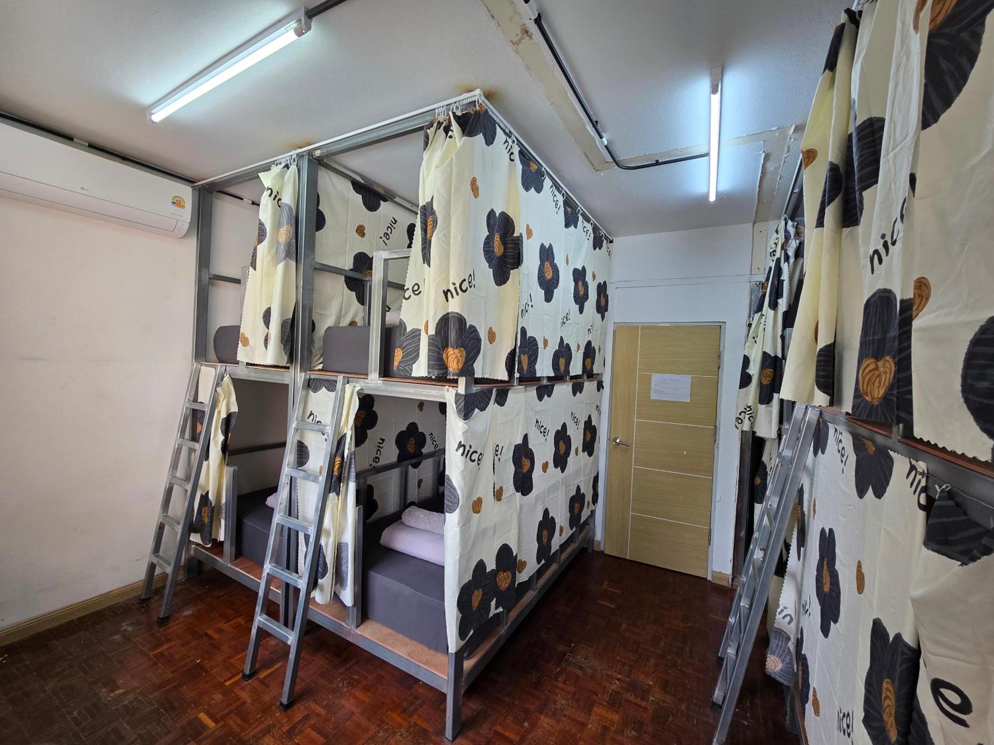 Panda Lodge Home Stay Бангкок Екстер'єр фото