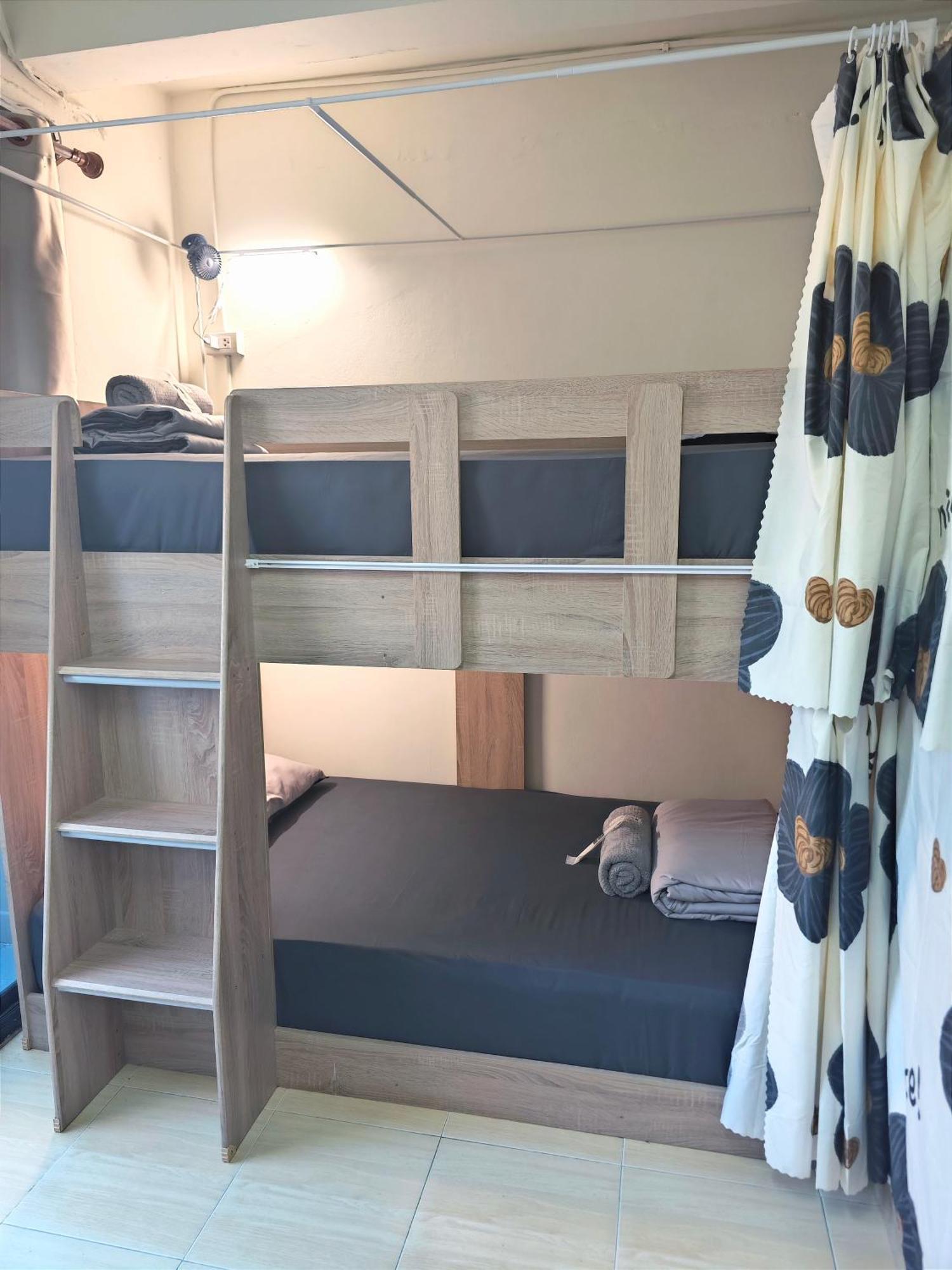 Panda Lodge Home Stay Бангкок Екстер'єр фото