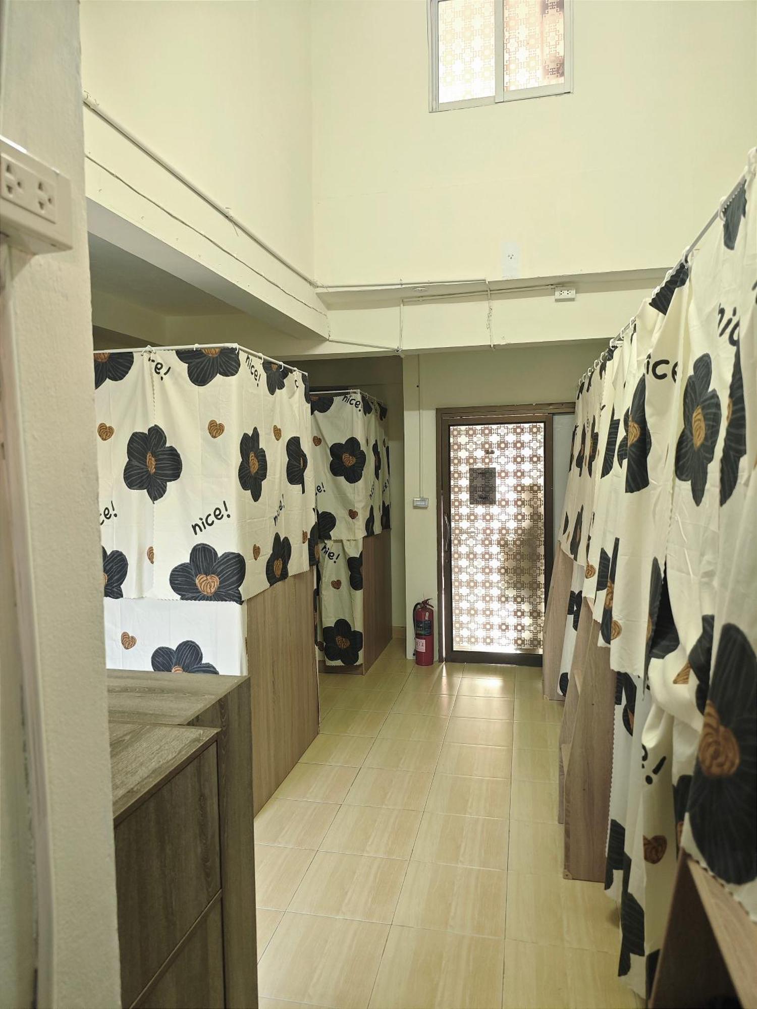 Panda Lodge Home Stay Бангкок Екстер'єр фото